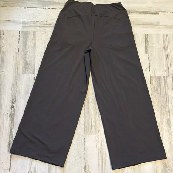 Old Navy. Large. Wide-Leg gray yoga pants - Picture 5 of 5
